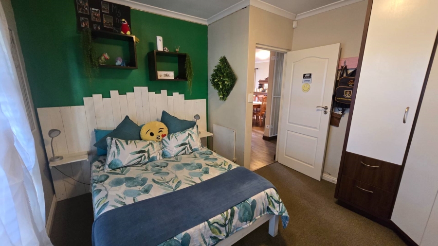 3 Bedroom Property for Sale in Protea Heights Western Cape
